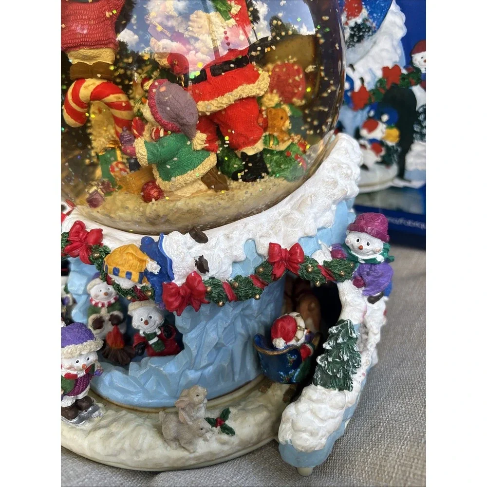 Kirkland Signature Musical Waterglobe With Revolving Base Snowmen 109619 - WORKS